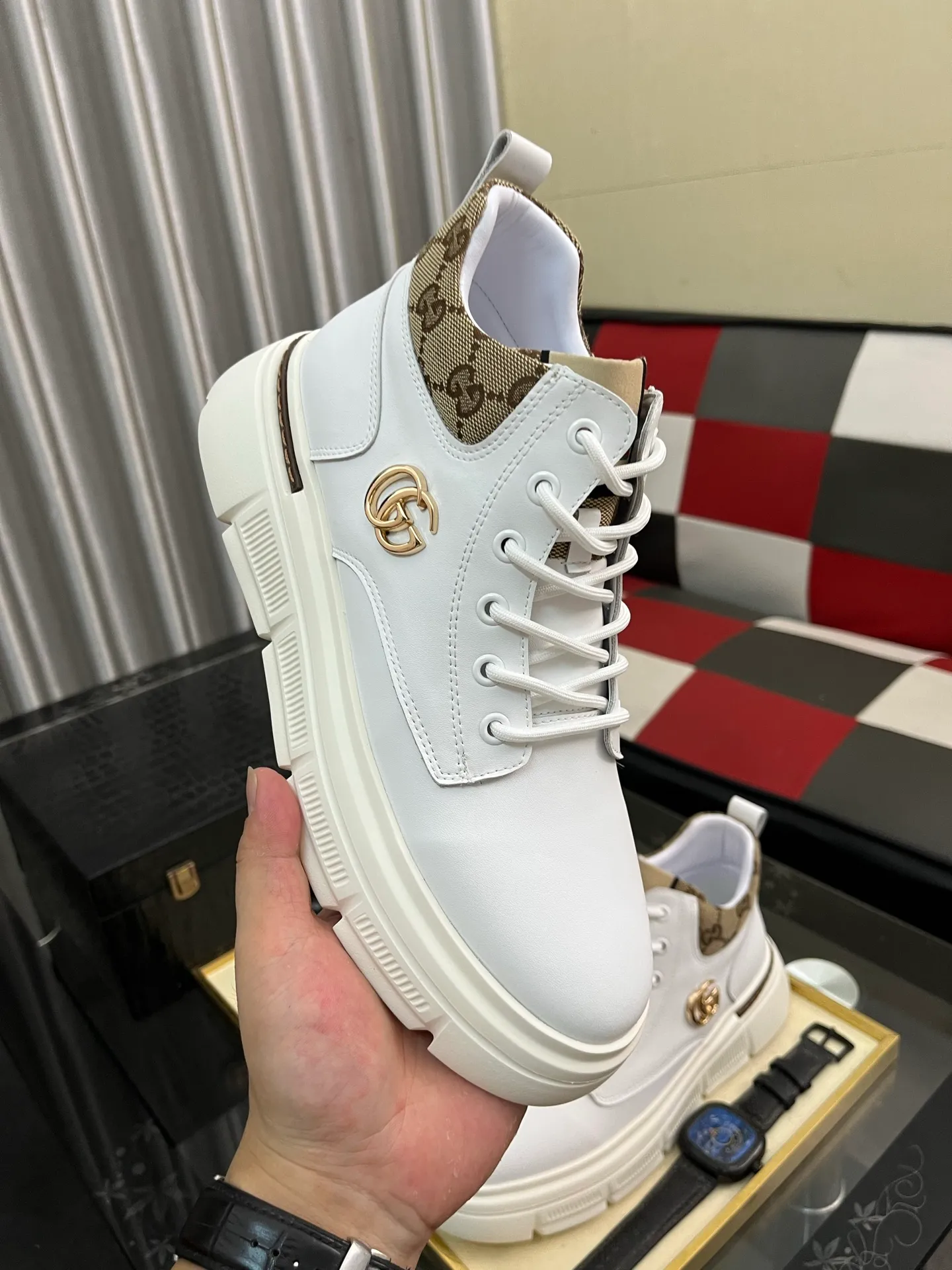 Men's shoes💰440⌚️⌚️[GUCCI] Gucci men's casual shoes are absolutely popular🔥The ultimate matching item for trendy men! The charm of super texture is irresistible, the main recommendation, the flower leather color is bright! The upper is made of high-quality cowhide + breathable fabric, sheepskin feet, wear-resistant rubber sole, noble and elegant! Extremely comfortable🎁🎁You can be as handsome as you want💪 38-442️⃣colors available